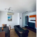 Bellevue Beachfront Paradise Apartman *