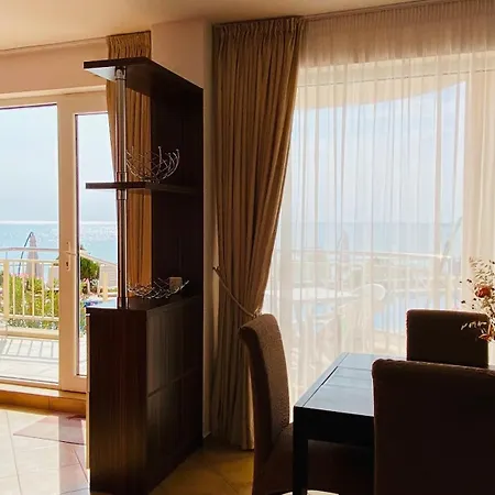 Bellevue Beachfront Paradise Apartment Ravda
