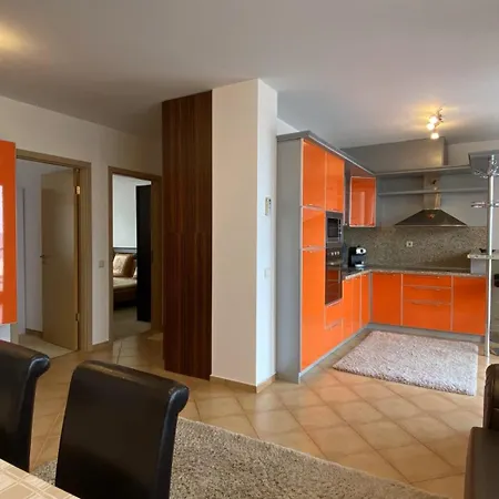 Bellevue Beachfront Paradise Διαμέρισμα