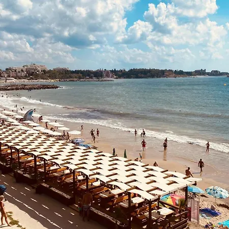 דירה Bellevue Beachfront Paradise *