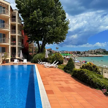 Bellevue Beachfront Paradise * רבדה