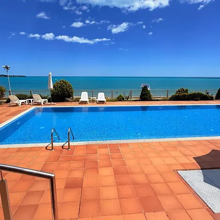 דירה Bellevue Beachfront Paradise רבדה