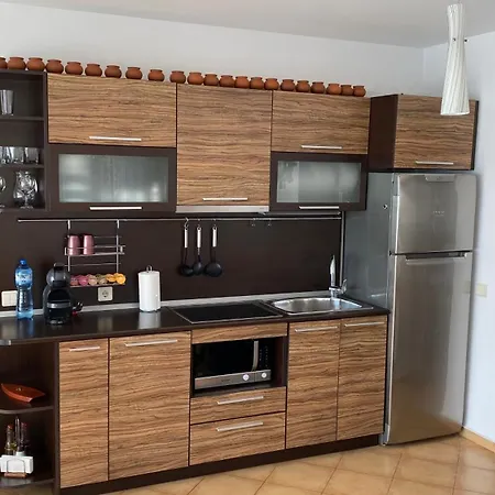 Bellevue Beachfront Paradise דירה