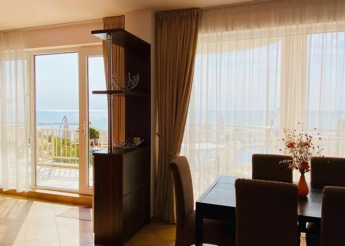 Bellevue Beachfront Paradise Apartamento Ravda