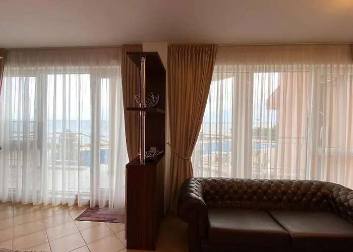 Bellevue Beachfront Paradise Apartamento