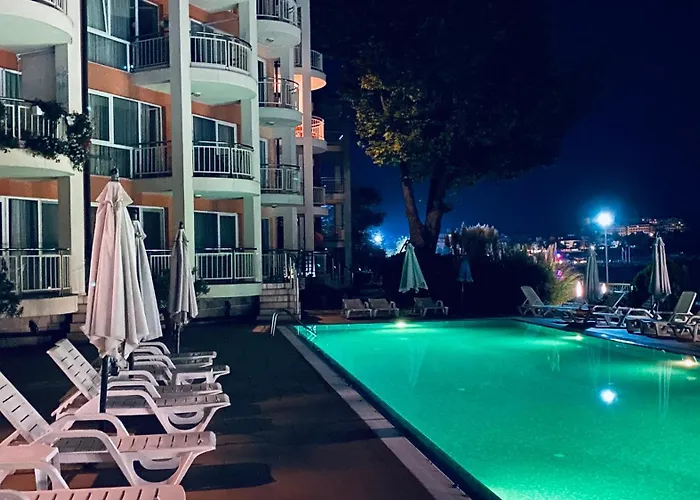 Bellevue Beachfront Paradise Apartamento *